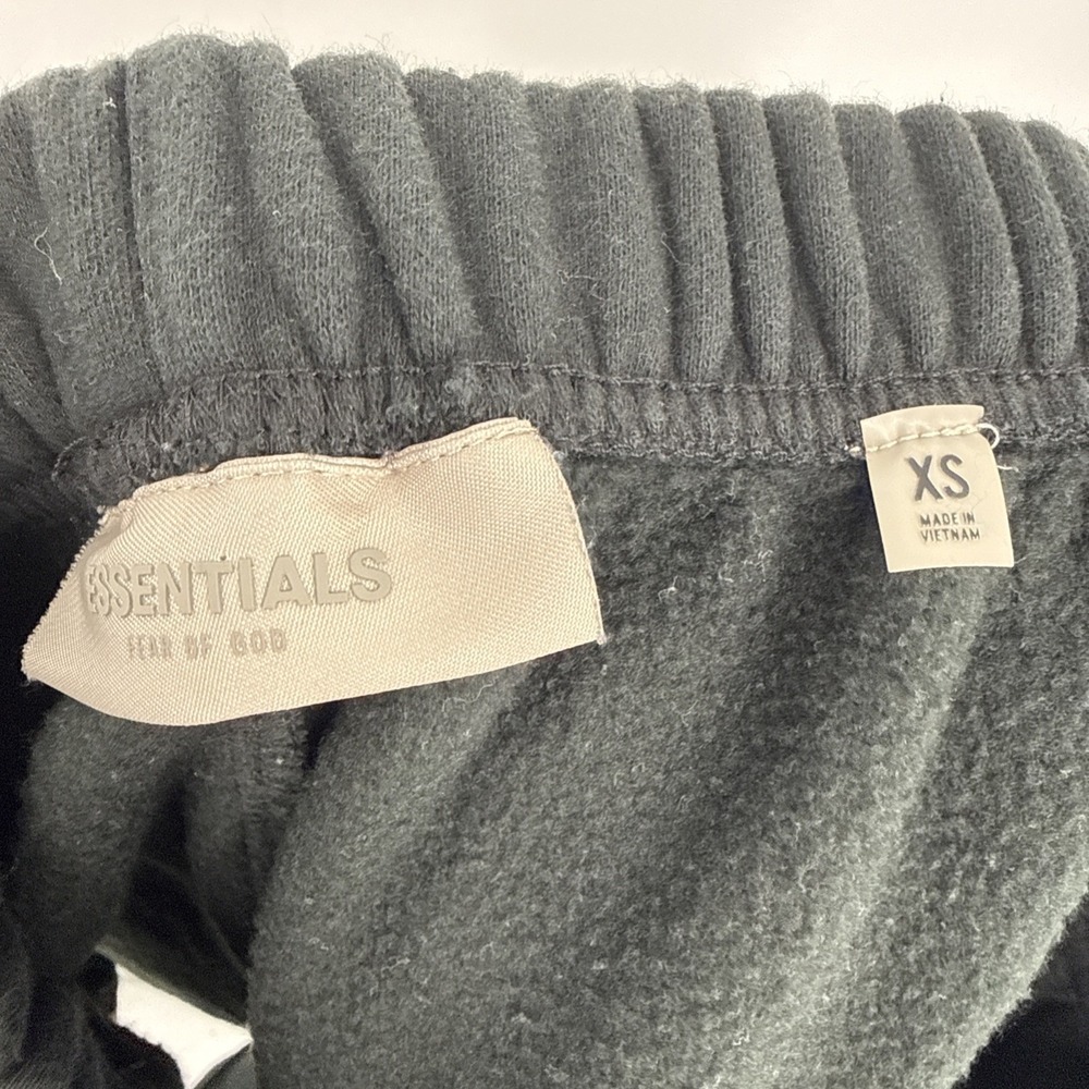 Essentials Fear of God Men's Black Fleece Cotton Logo Drawstring Sweat Shorts XS - Picture 6 of 8